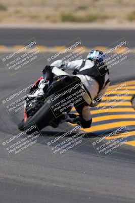 media/Oct-08-2022-SoCal Trackdays (Sat) [[1fc3beec89]]/Turn 11 Backside (1145am)/